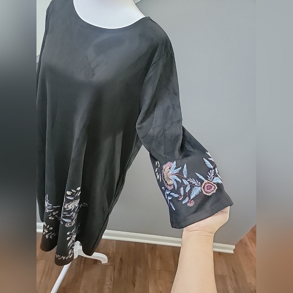 JOH Faux Suede Shift Dress Bell Sleeve Embroidered Flowers- Size Large - Picture 3 of 7